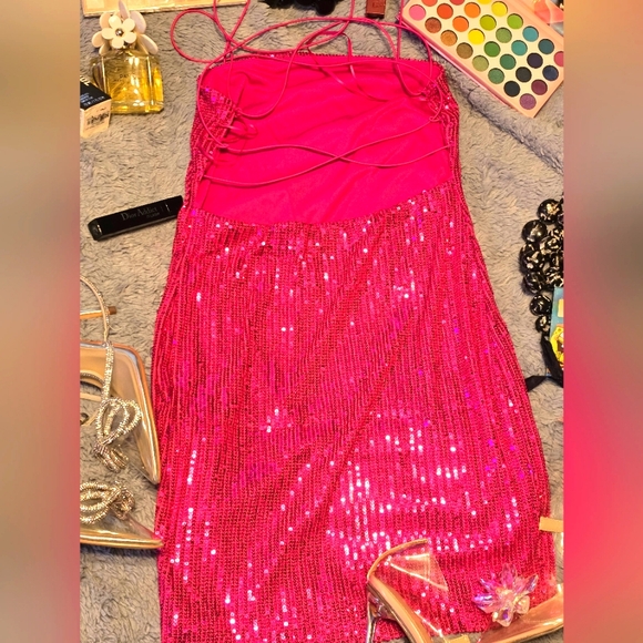 Beautiful sequin mini dress Fuchshia size Medium #SOLD - Picture 7 of 8